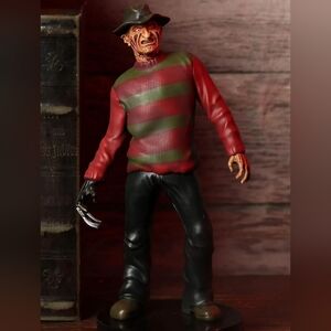 Freddy Kruger Premium Statue. Heavy And 14" Tall Rare Limited Edition